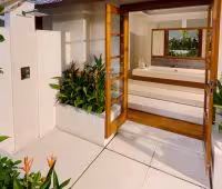 Villa Istana, Guest Bathroom