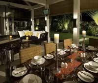 Villa Noa, Mesa de comedor